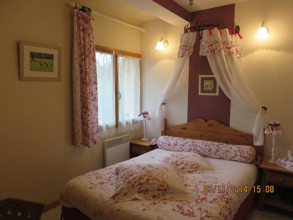 Chambres D'Hotes Au Temps Des Cerises Jumièges Стая снимка